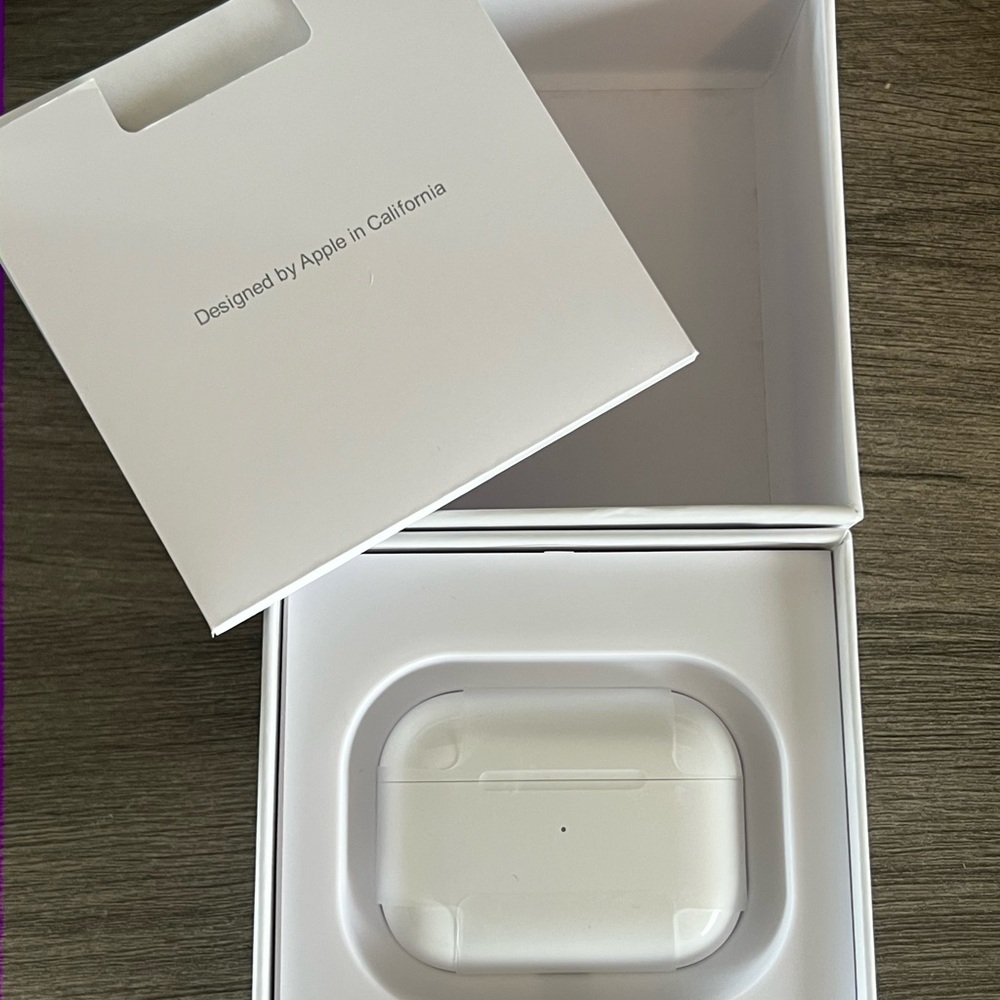 1:1 Apple AirPods Pro with White Charging Case